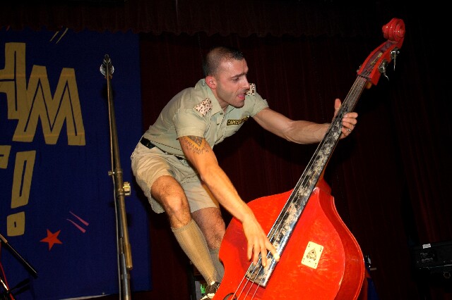 min 2005 11 27 riot 646